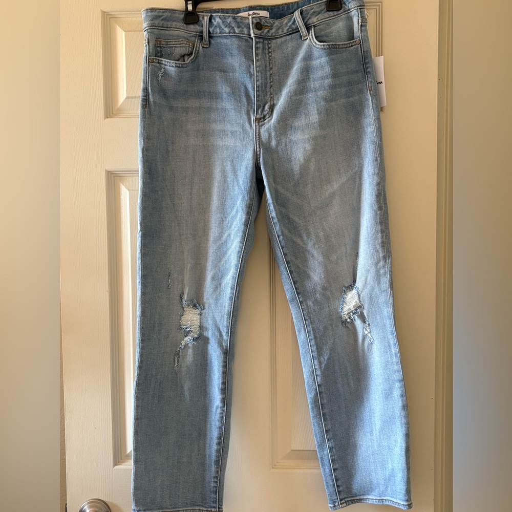 Women’s NWT Sam Edelman Light Wash Jeans, w/ Distressing, Sz. 33